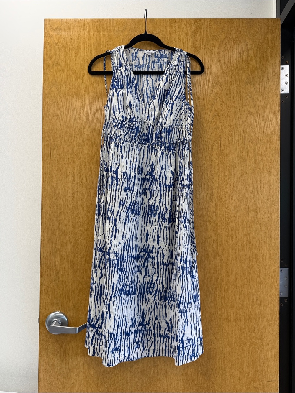 Rails Sleeveless Blue & White Printed Midi Dress